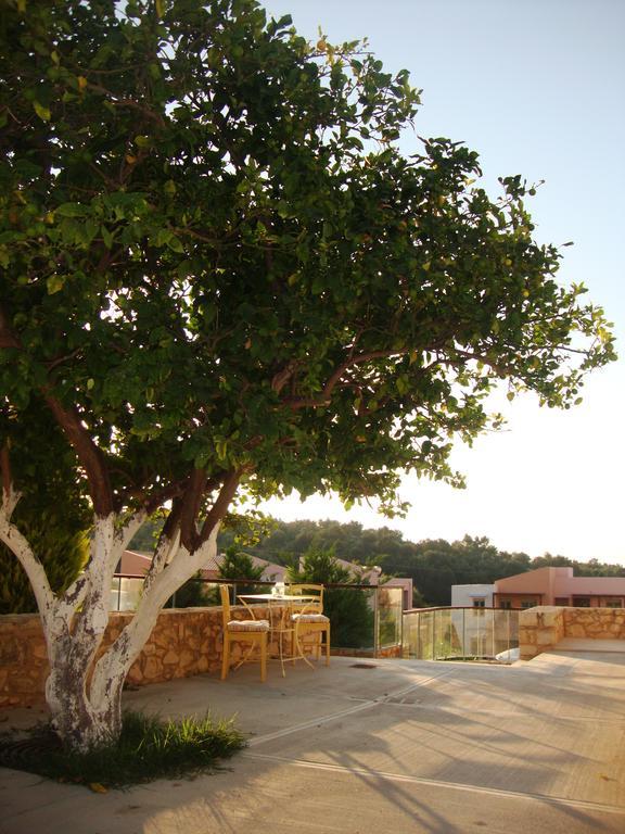 Loutra Resort Exterior foto